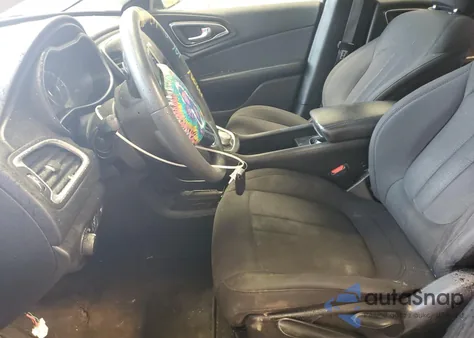 2015 Chrysler 200 Limited z USA, uszkodzony, nr VIN 1C3CCCAB7FN676399